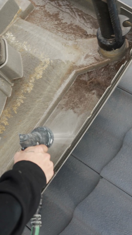 Flushing out an evap cooler tray